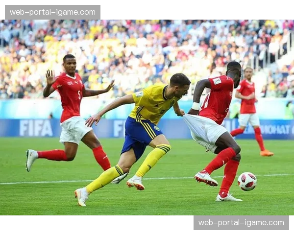 从门将到前锋:深度解析兰斯队本赛季由守转攻瞬间,全队整体前压的协同性训练细节 从门将到前锋:深度解析兰斯队本赛季由守转攻瞬间,全队整体前压的协同性训练细节